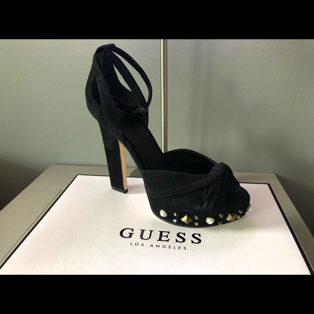 New in box Guess studded platform peep toe heel!
